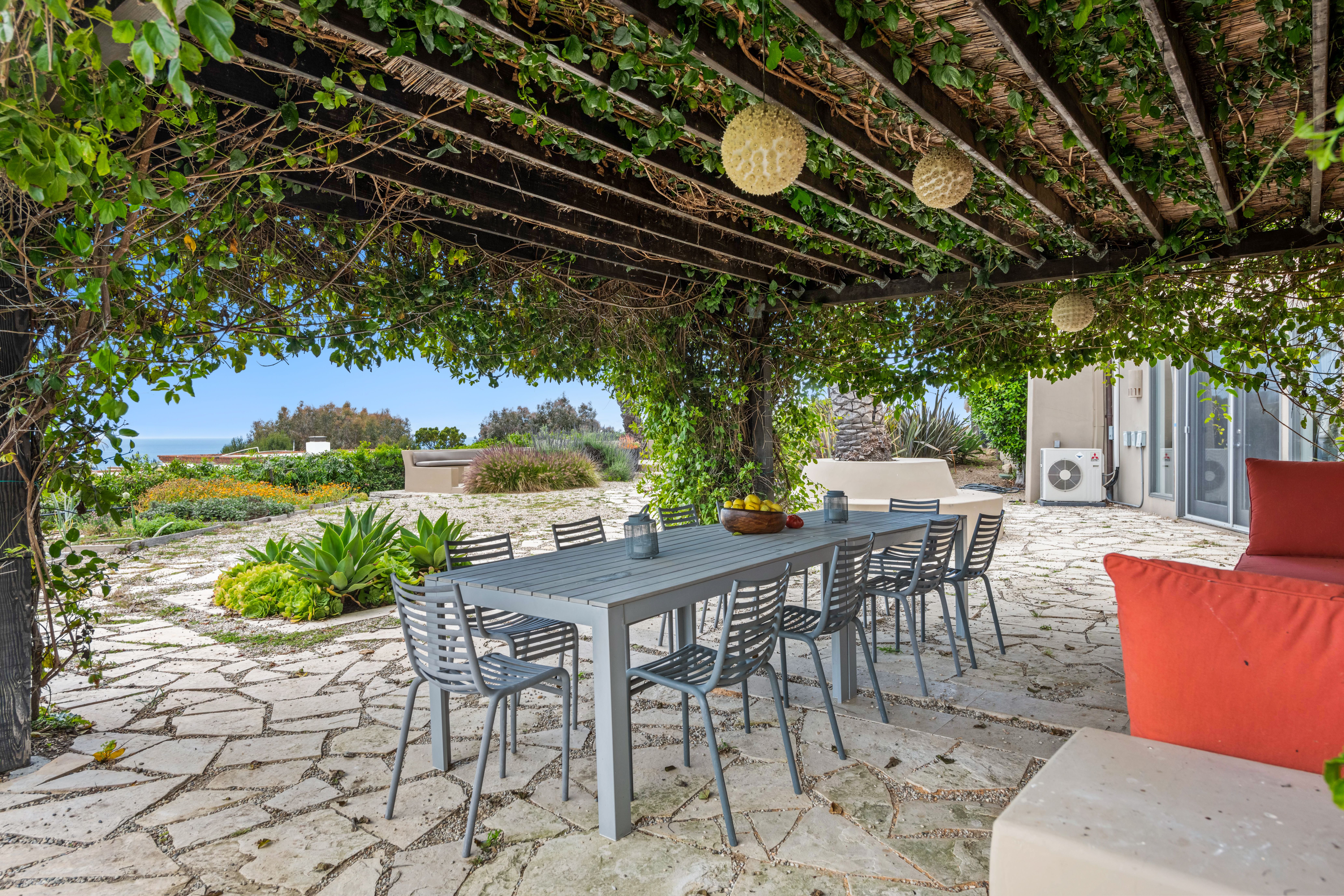 Pergola ombragée pour créer un espace frais en été